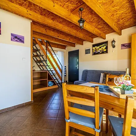 אכסניה Zagroda